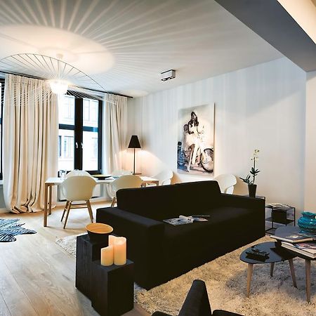 Charles Home - Grand Place Aparthotel Брюксел Стая снимка