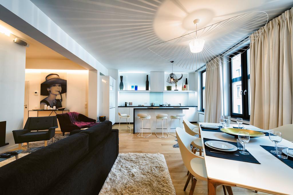 Charles Home - Grand Place Aparthotel Брюксел Стая снимка
