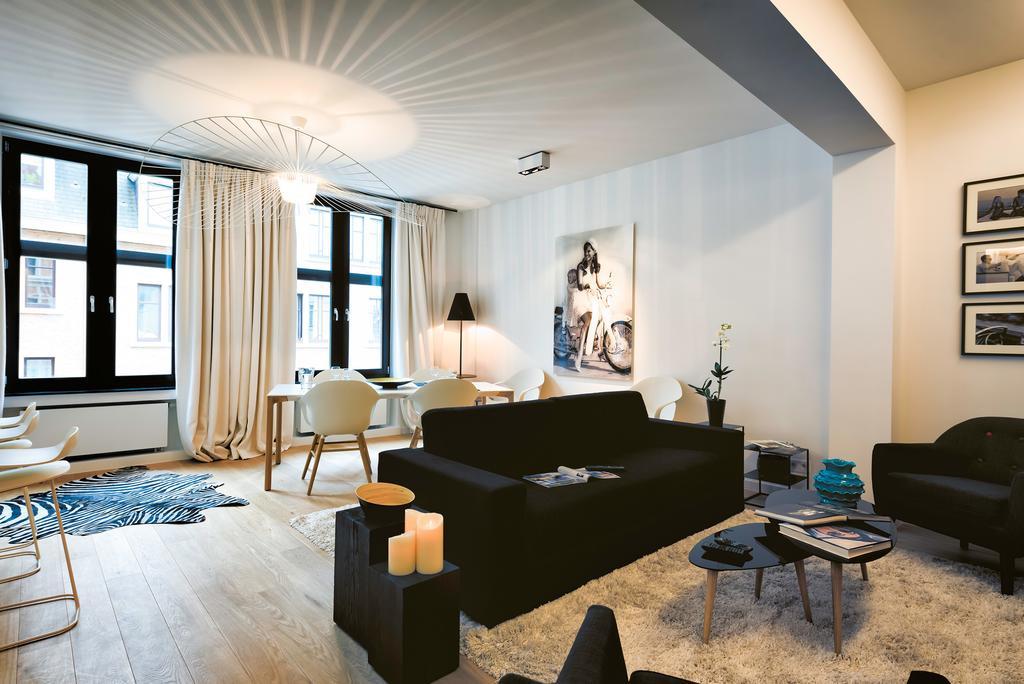 Charles Home - Grand Place Aparthotel Брюксел Стая снимка